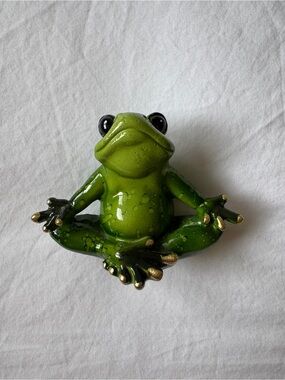 Frog Meditating Yoga Pose Decor